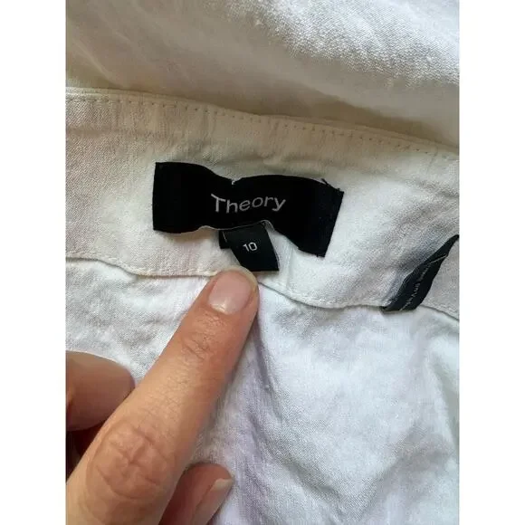 Theory Wide Crop Pant in Good White Linen - Picture 5 of 10